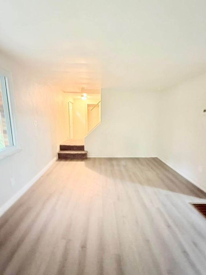 472 Guylyn Dr - Photo 4 of 28