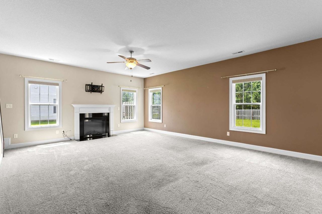 215 Old Field School Ln - Photo 7 of 35