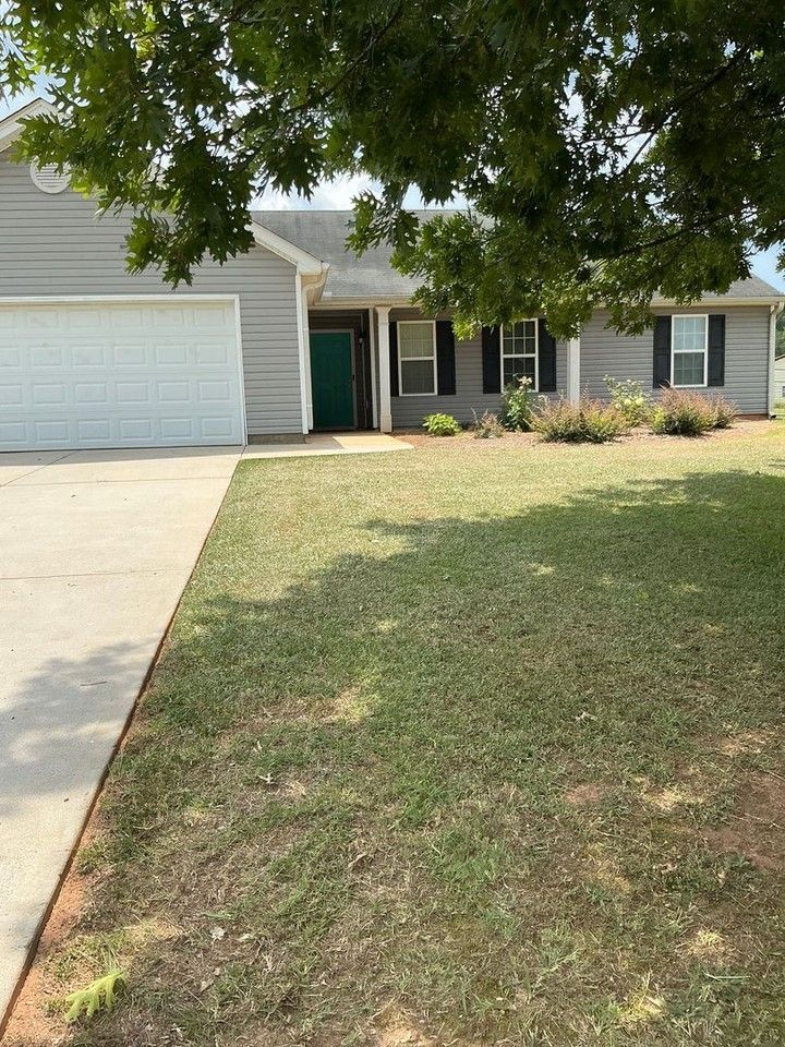 220 Jeremy Dr - Photo 4 of 41