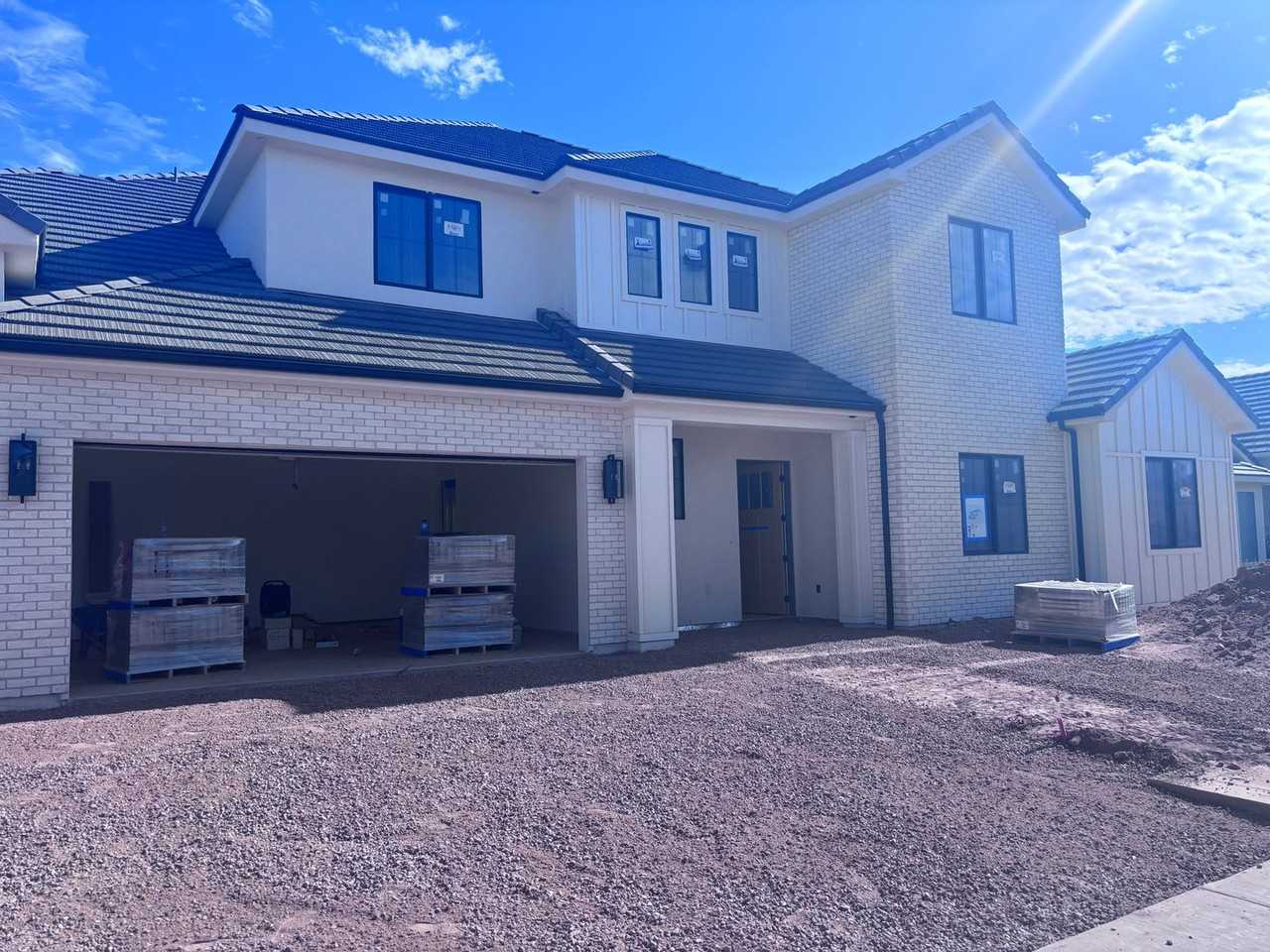 3060 E 2170 S - Photo 2 of 23