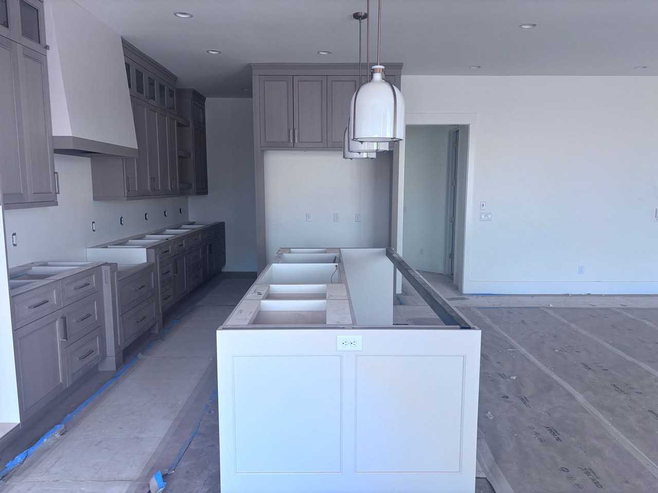 3060 E 2170 S - Photo 7 of 23