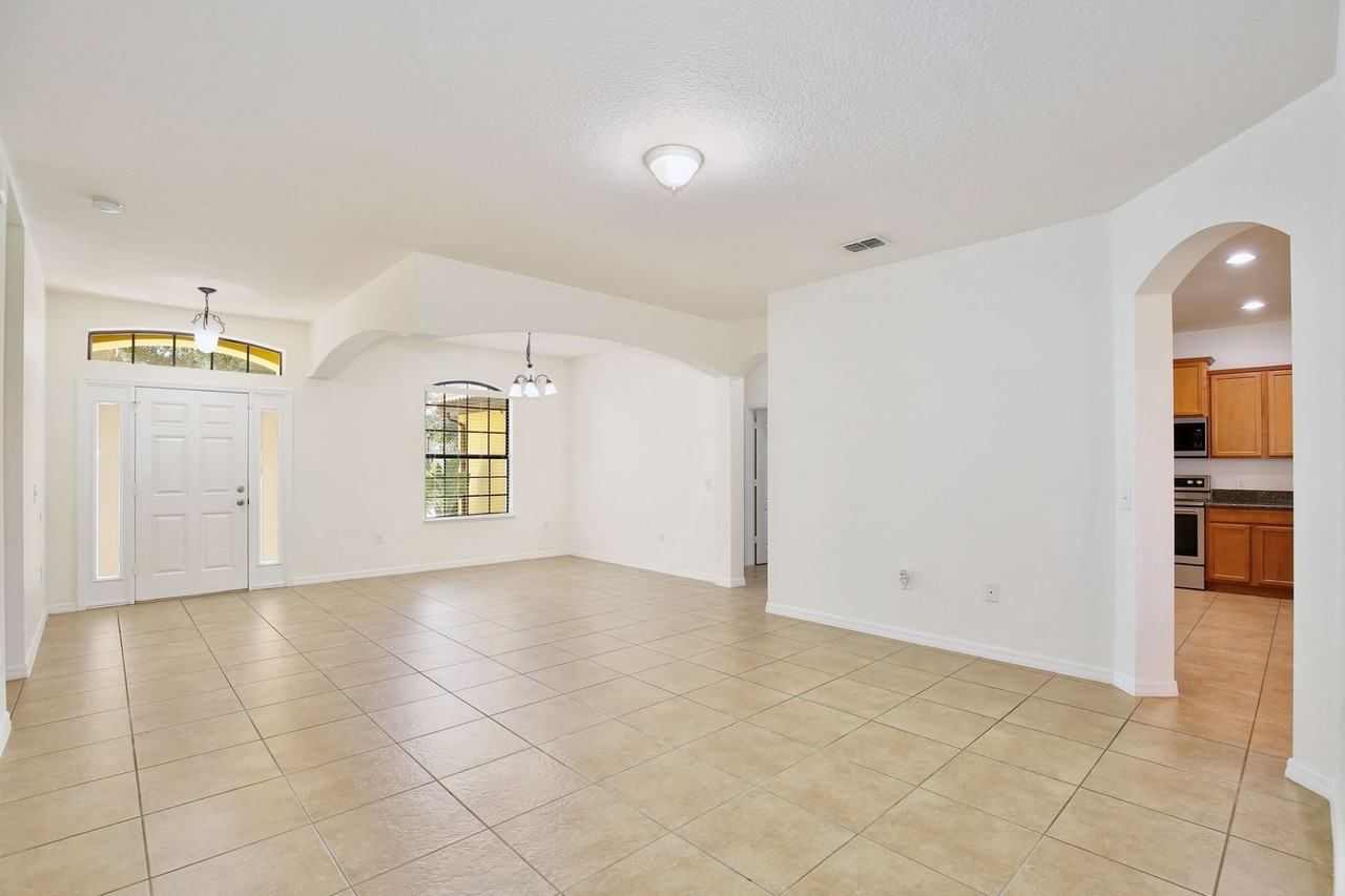 3908 Coastal Breeze Dr - Photo 4 of 30