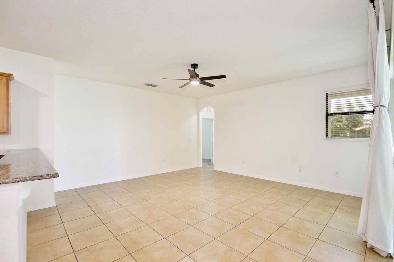 3908 Coastal Breeze Dr - Photo 7 of 30