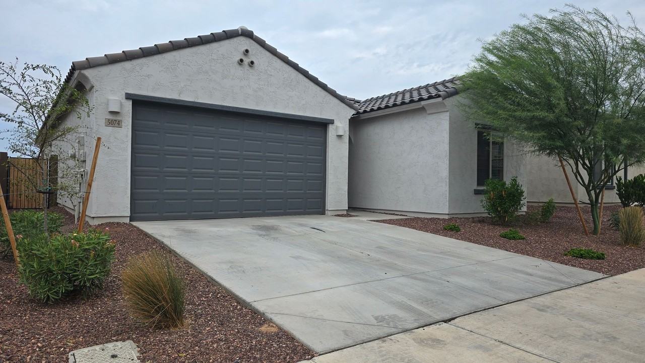 5074 S 251st Dr - Photo 2 of 26
