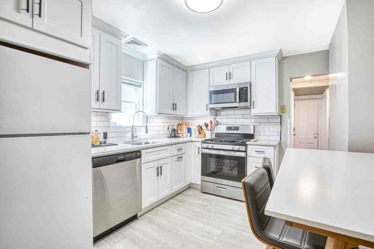 26 Haviland St 2nd Fl - Photo 5 of 38