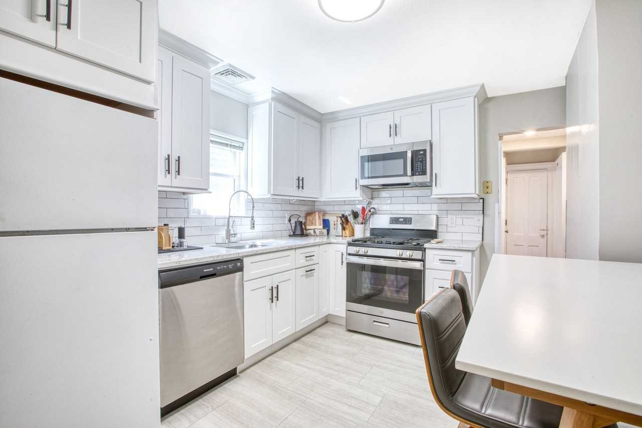 26 Haviland St 2nd Fl - Photo 7 of 38