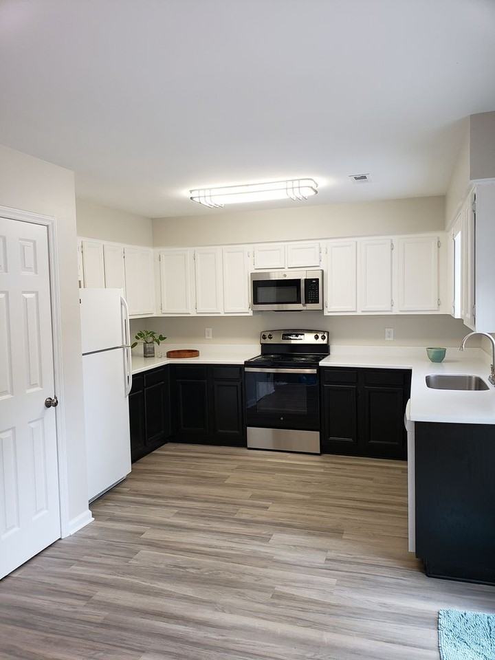 4362 Hunters Club Dr - Photo 3 of 11