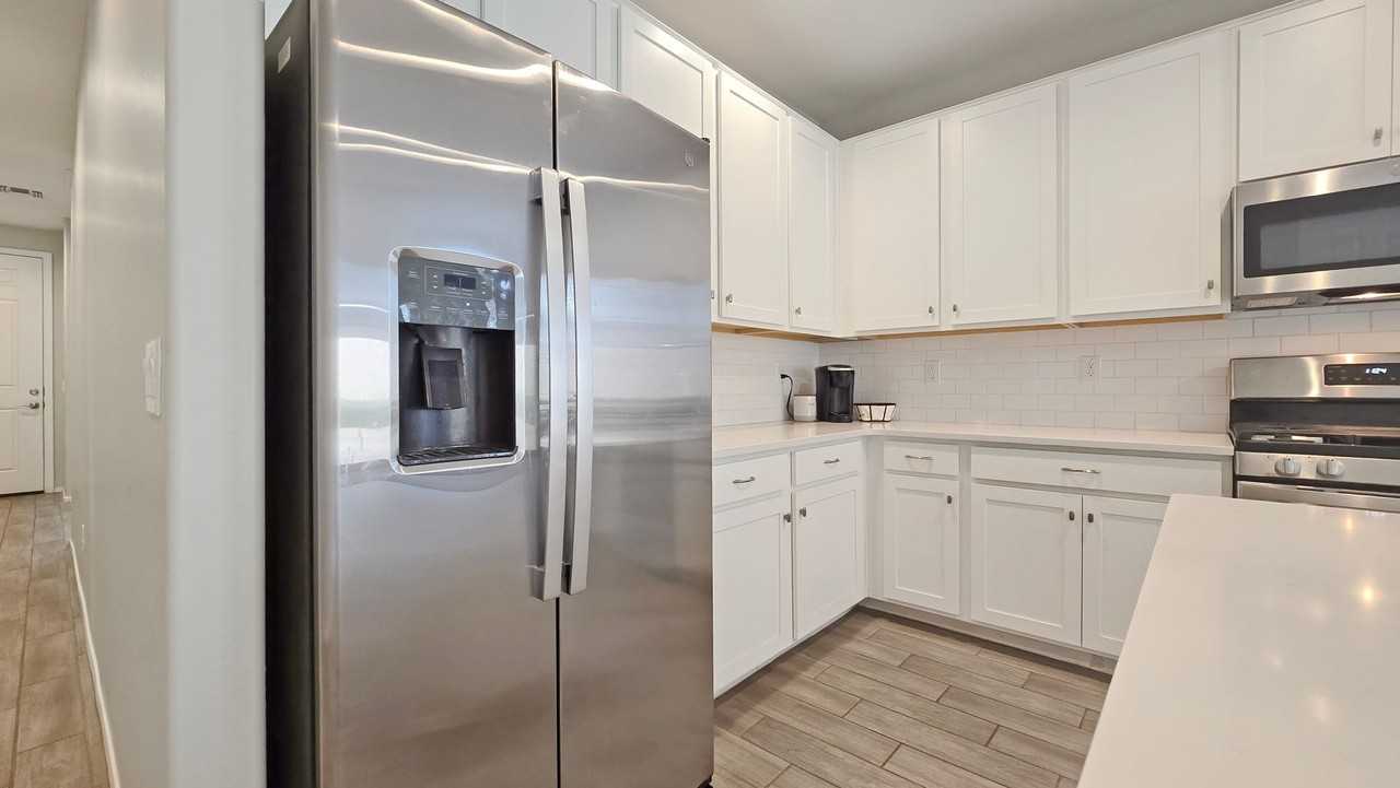 18572 W Cottontail Ln - Photo 4 of 29