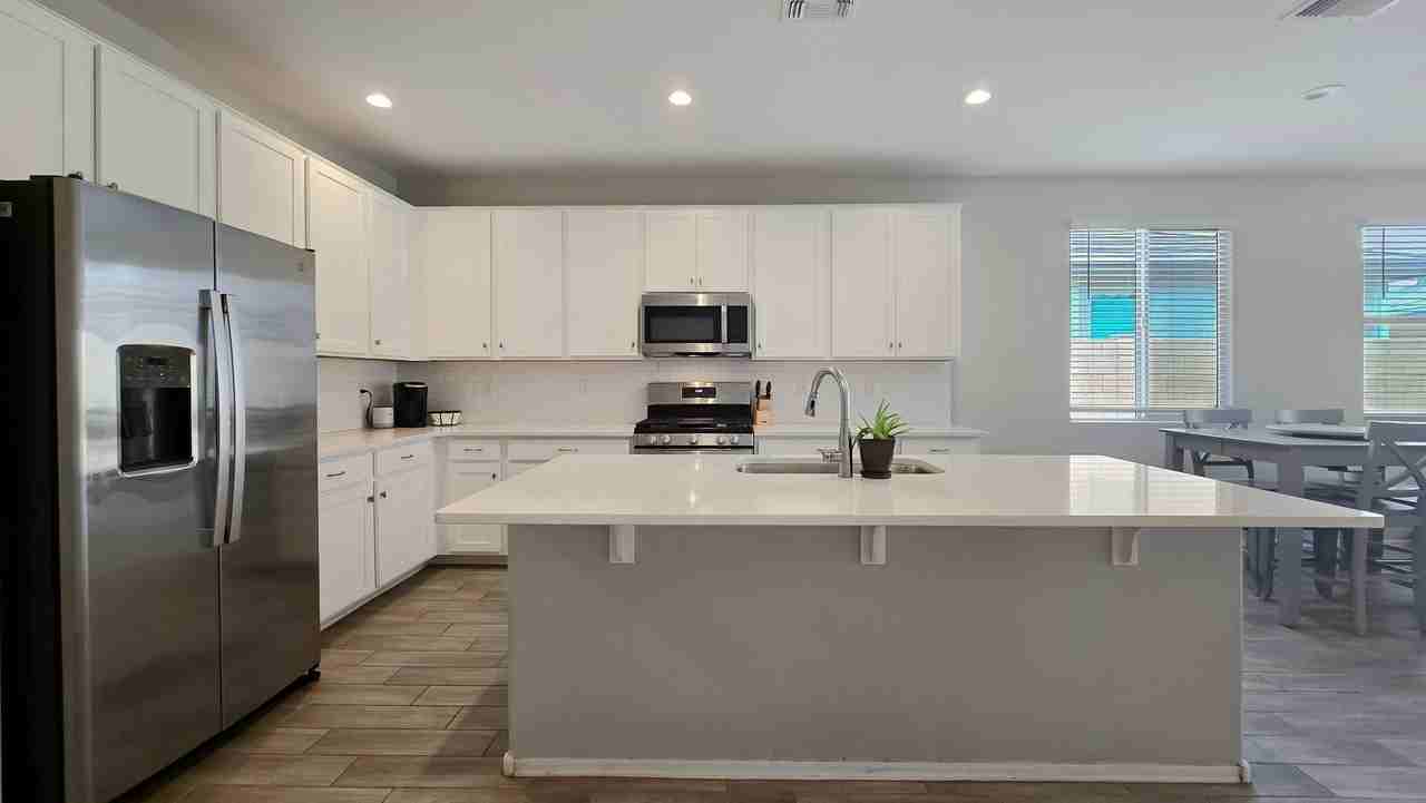 18572 W Cottontail Ln - Photo 6 of 29