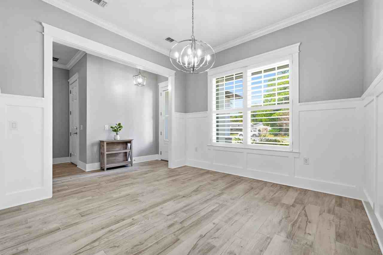 131 Magnolia Ave Se - Photo 5 of 50