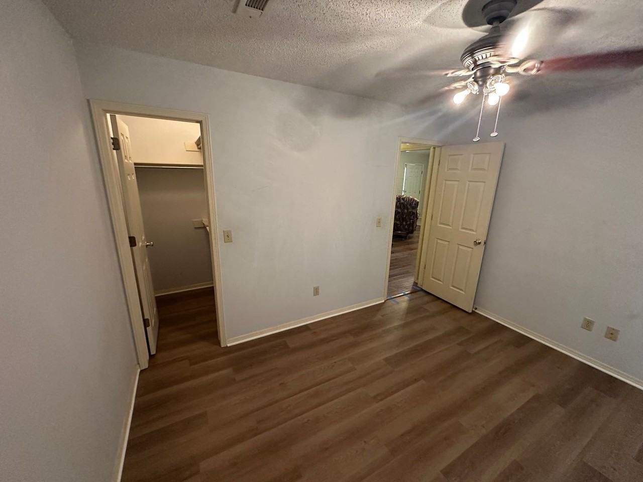 950 Penny Ln - Photo 7 of 17