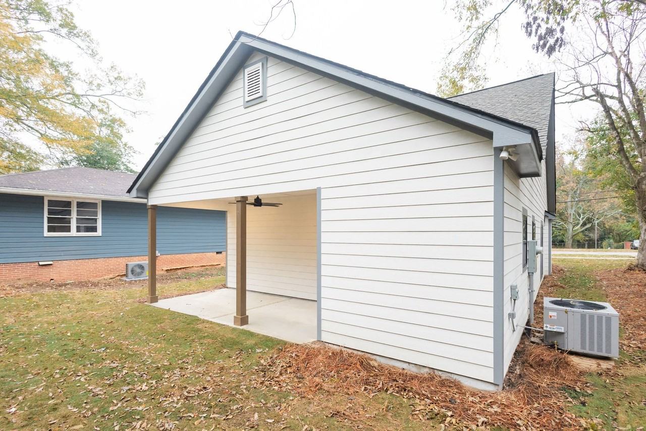 824 W Broad St - Photo 4 of 25