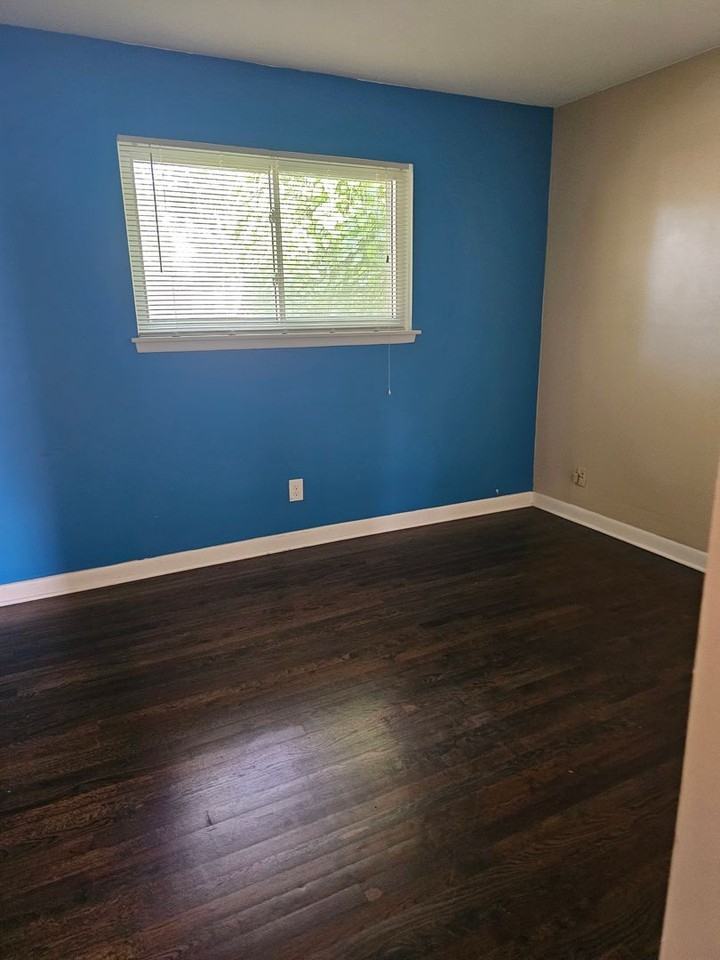26311 Lorenz St - Photo 7 of 10