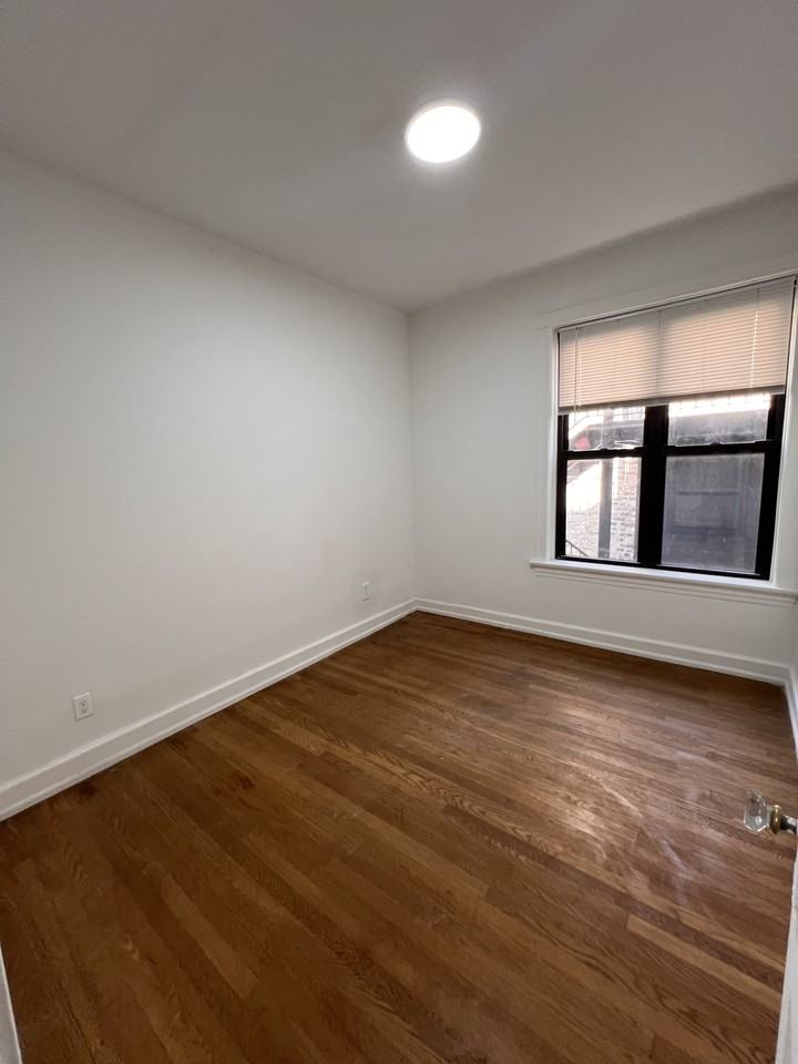 1254 West Addison StreetUnit 3 #3 - Photo 2 of 7