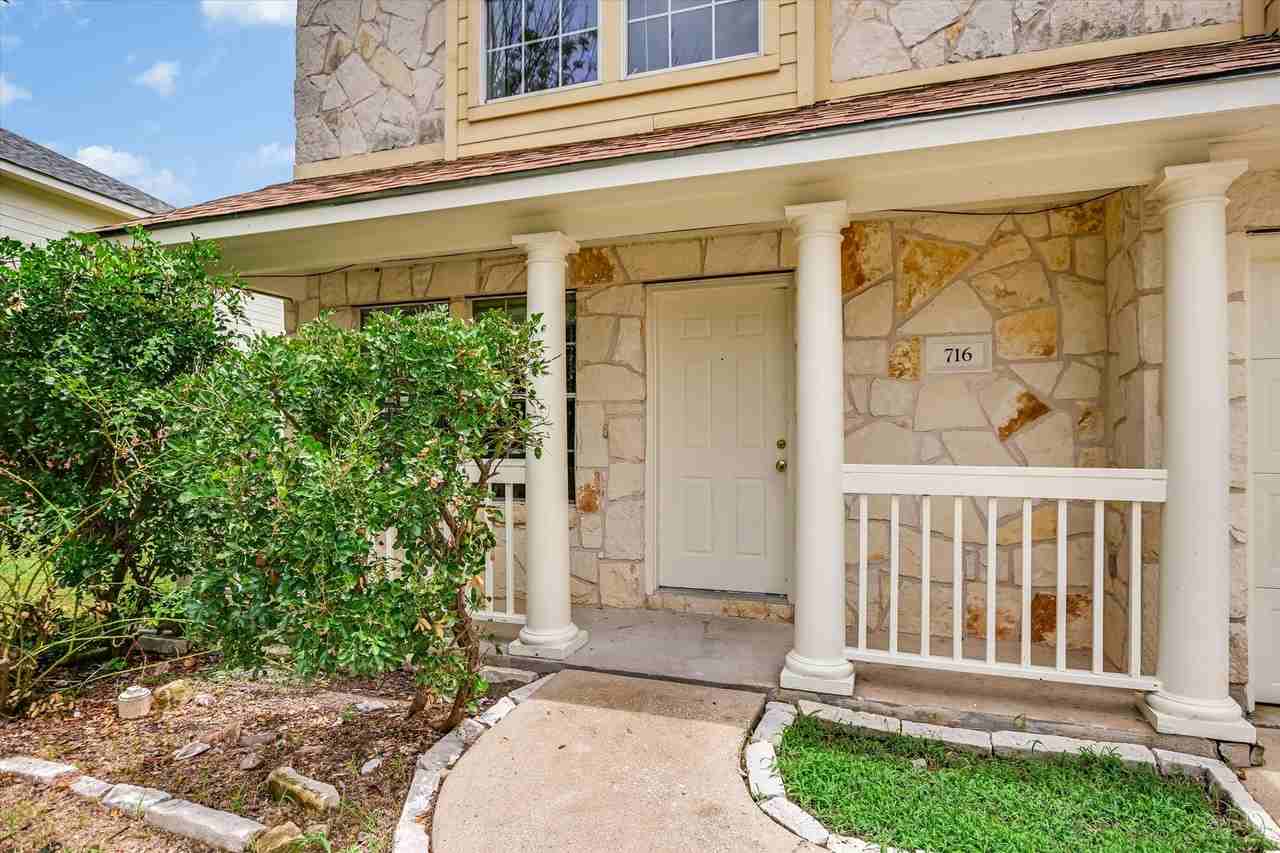 716 Honeysuckle Dr - Photo 2 of 10