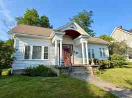 featured image of 430 York St #1