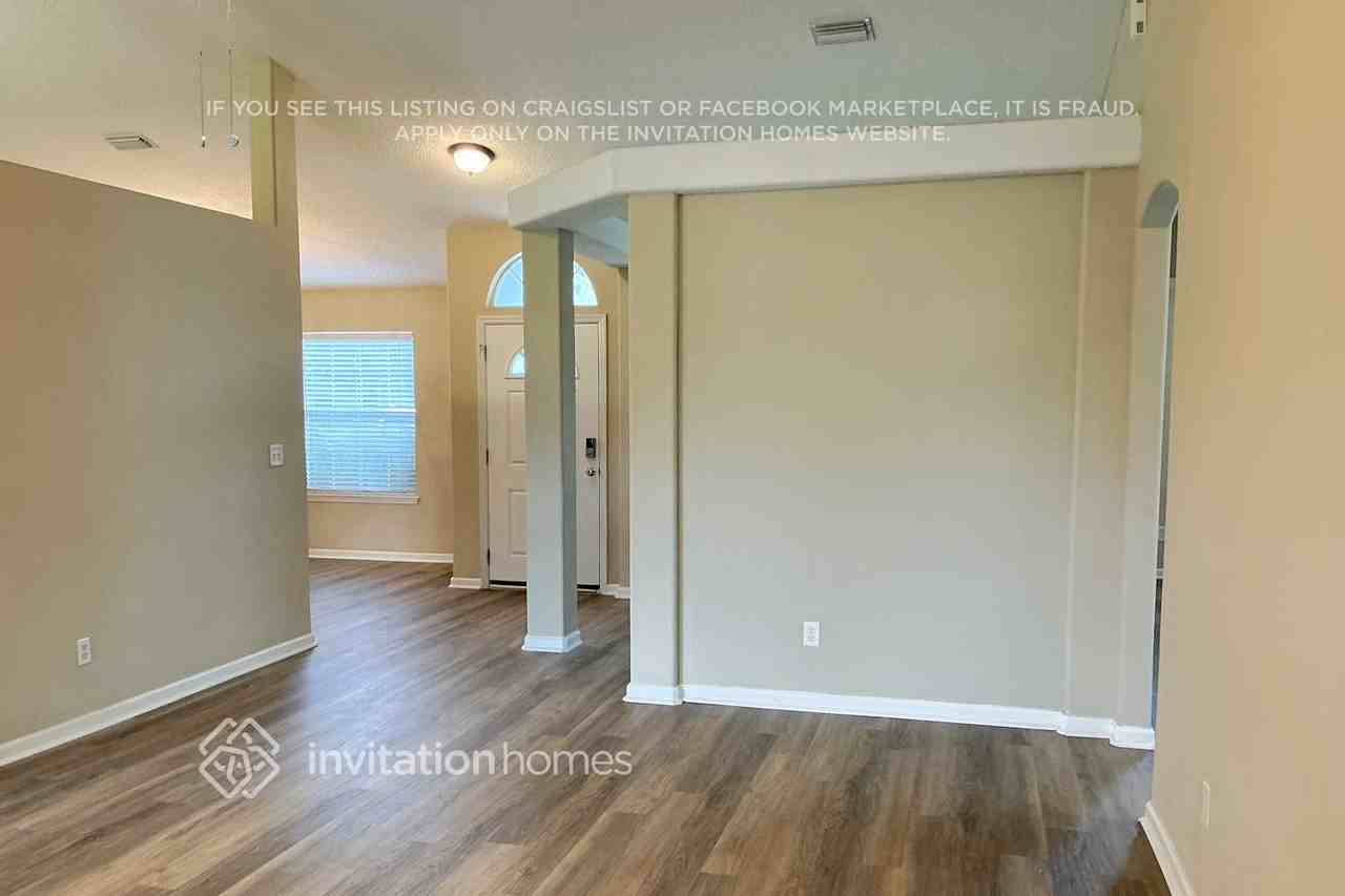 6886 Wall Springs Dr - Photo 2 of 16