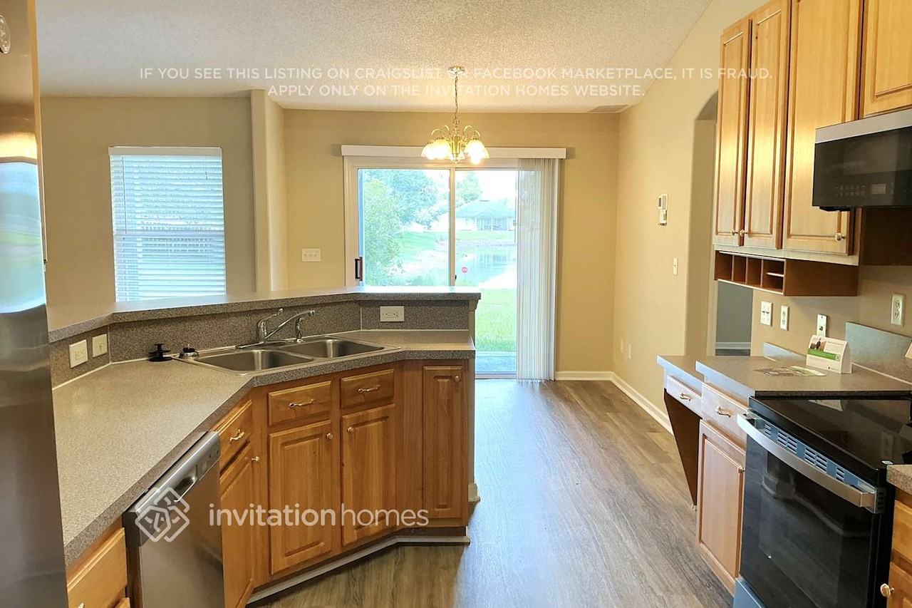 6886 Wall Springs Dr - Photo 7 of 16