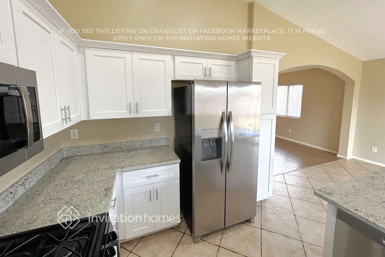 5433 W Grove St - Photo 5 of 19