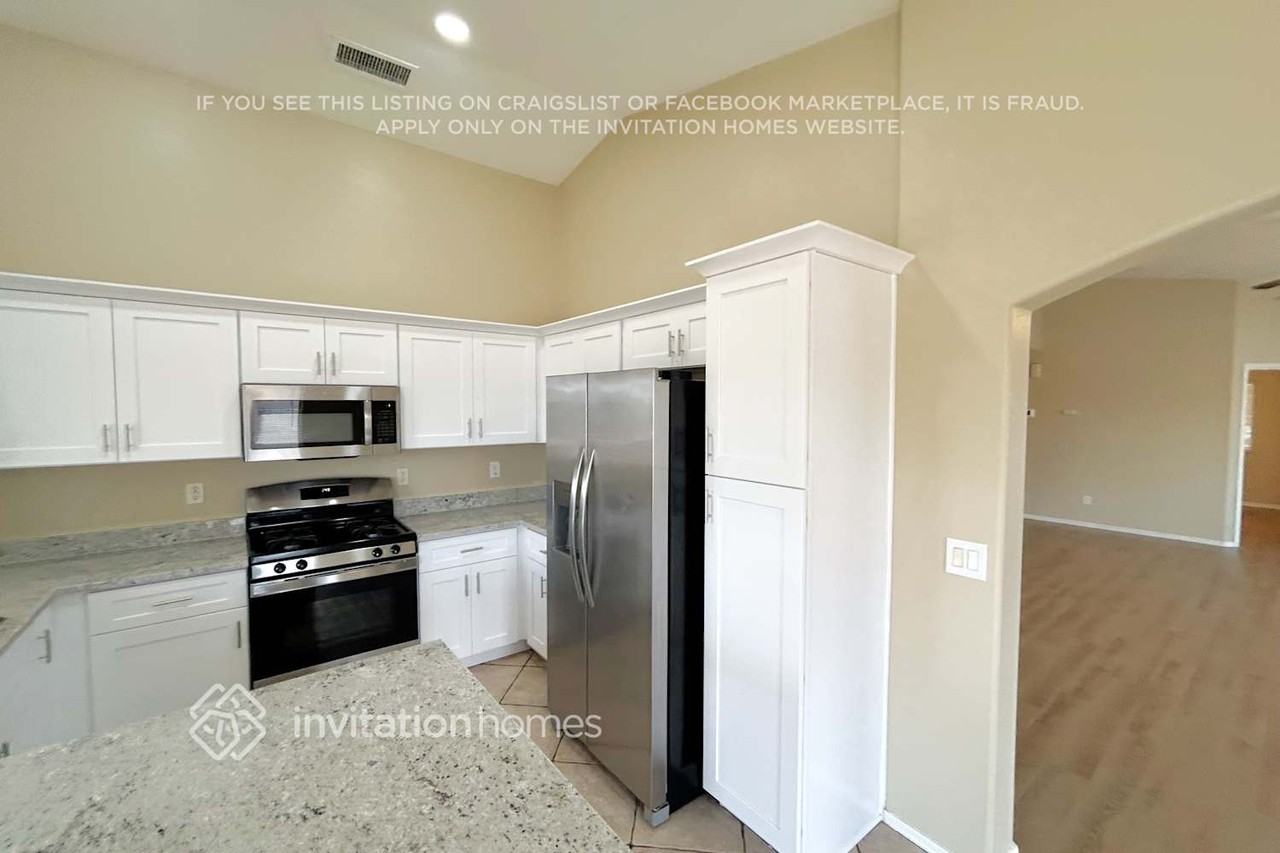 5433 W Grove St - Photo 7 of 19