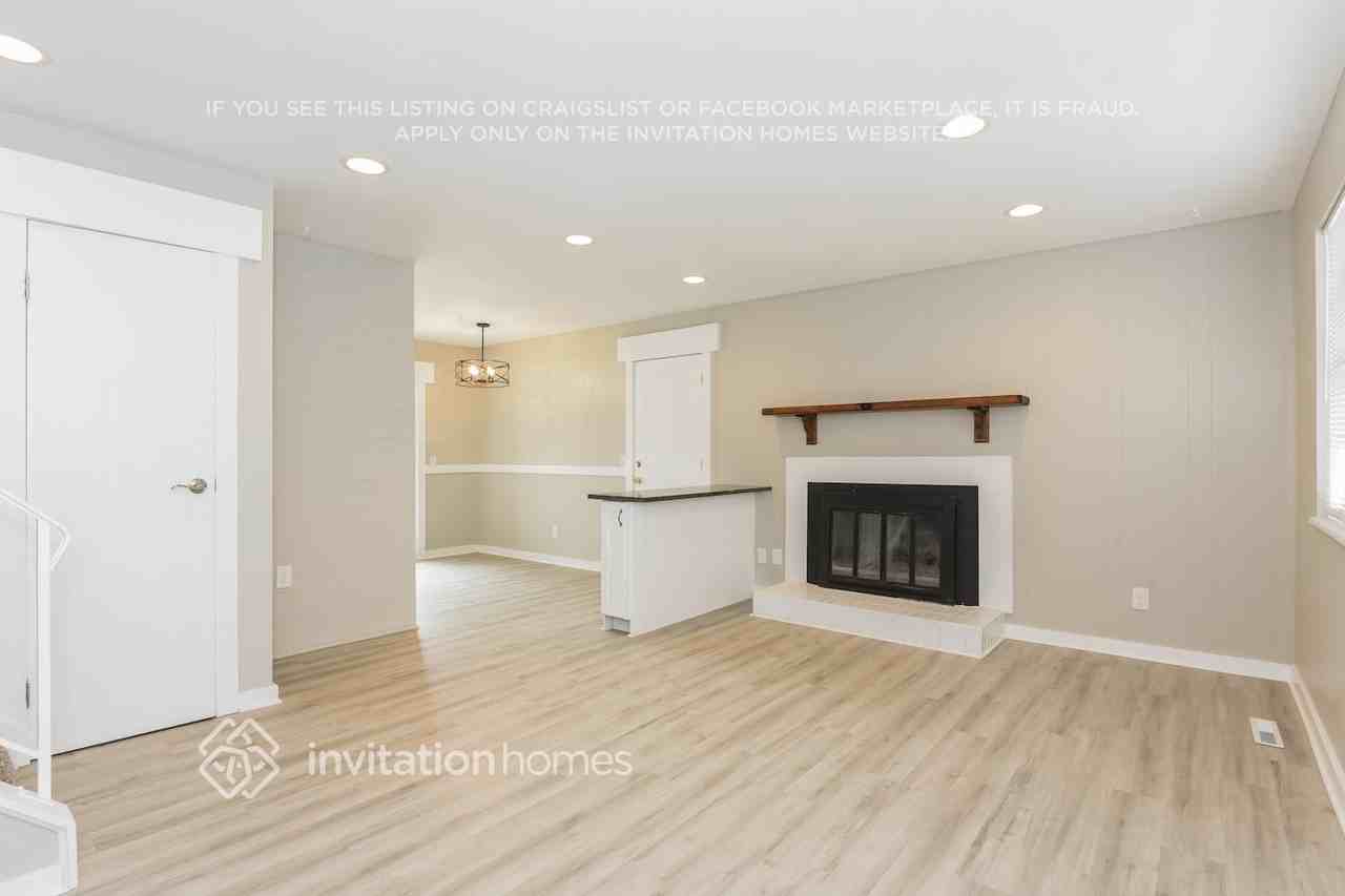 9620 W 104th Dr - Photo 2 of 15