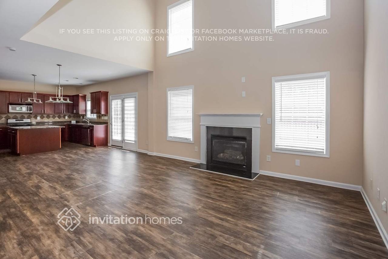 5817 Lindley Crescent Dr - Photo 4 of 21