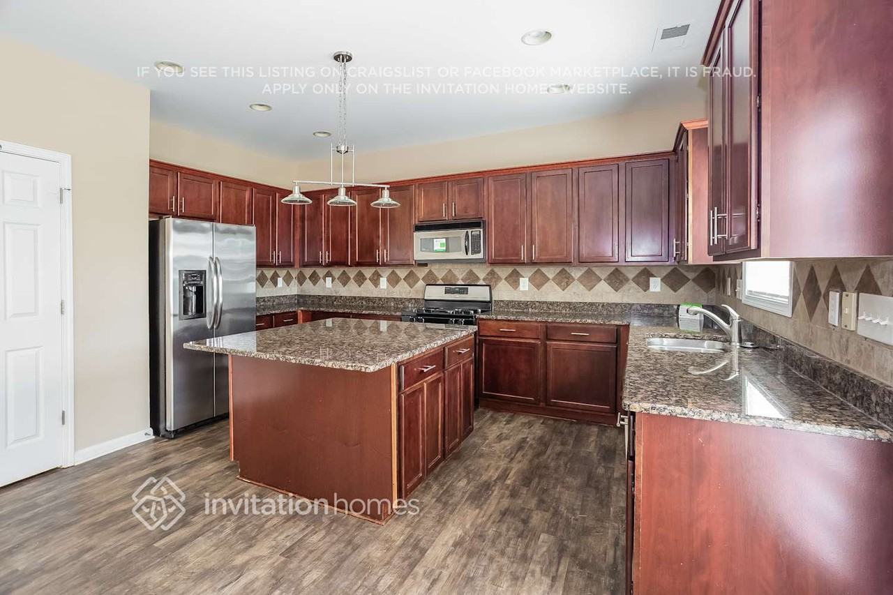 5817 Lindley Crescent Dr - Photo 5 of 21