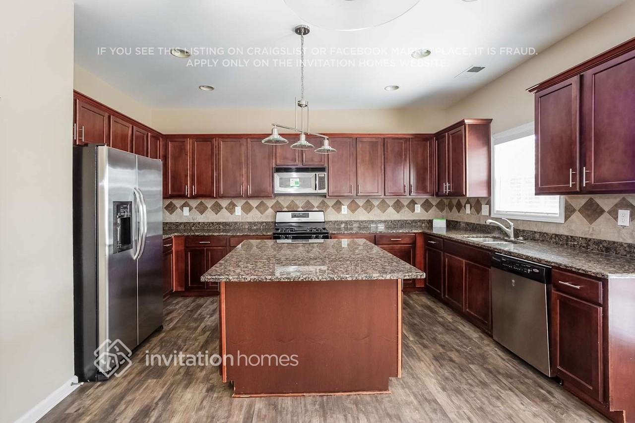 5817 Lindley Crescent Dr - Photo 6 of 21