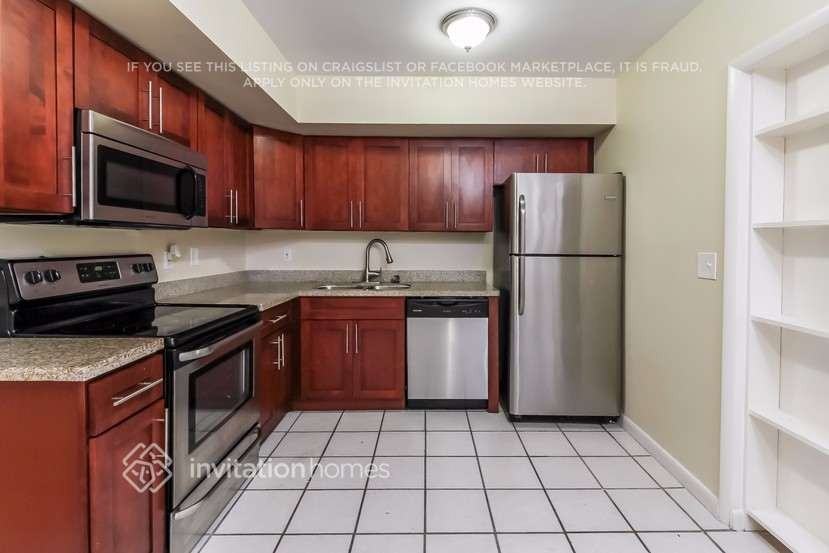 6565 Westview Dr - Photo 4 of 22