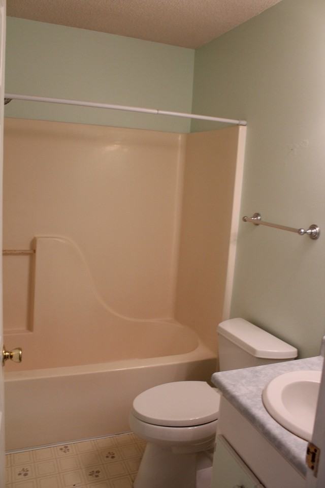 546 Oak Creek Rd - Photo 7 of 11