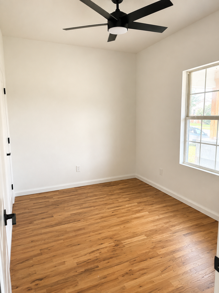 252 E Oklahoma Pl #1 - Photo 3 of 12