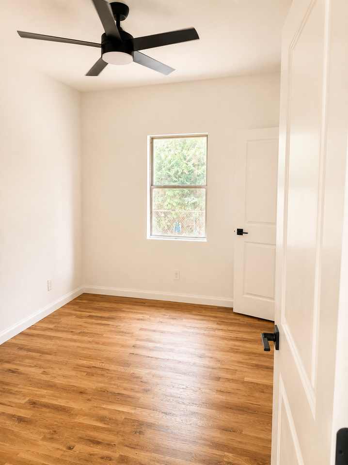 252 E Oklahoma Pl #1 - Photo 7 of 12