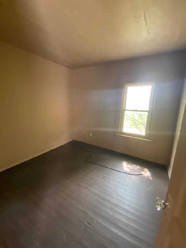 736 New Castle Ave #1 - Photo 3 of 11