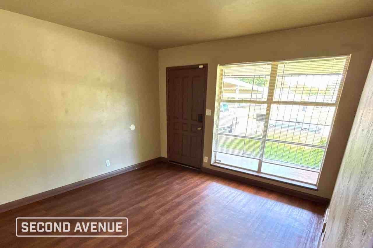 1728 Meyers Pl - Photo 2 of 7
