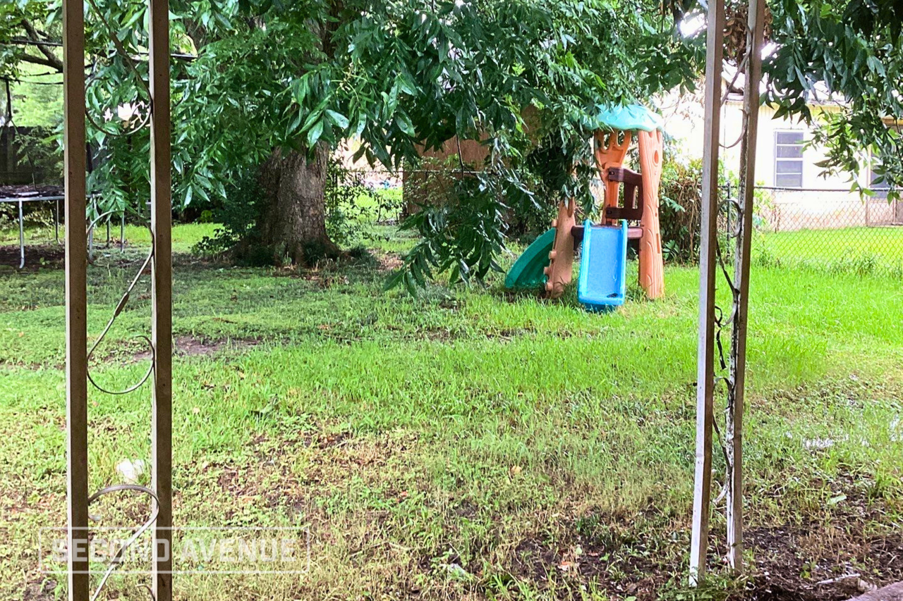 12434 Palmway St - Photo 7 of 10