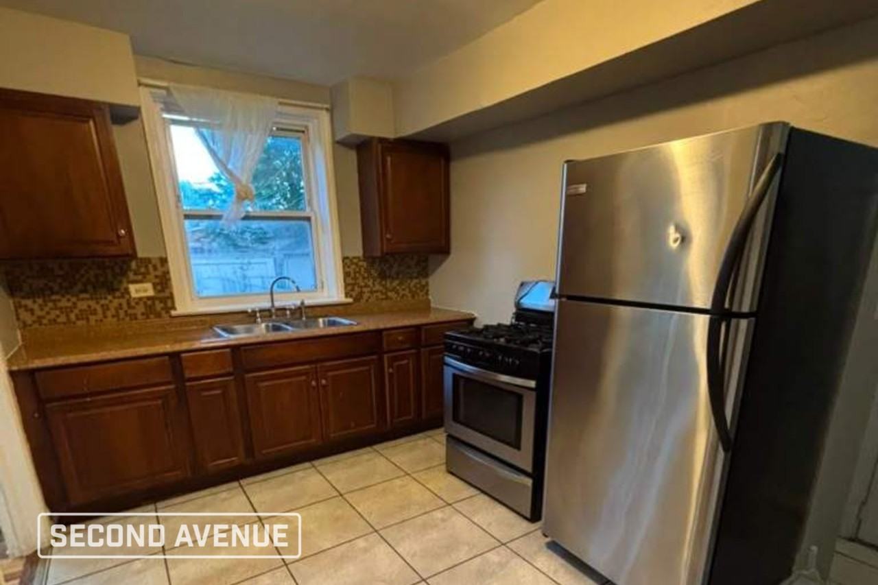 8925 S Laflin St - Photo 6 of 23