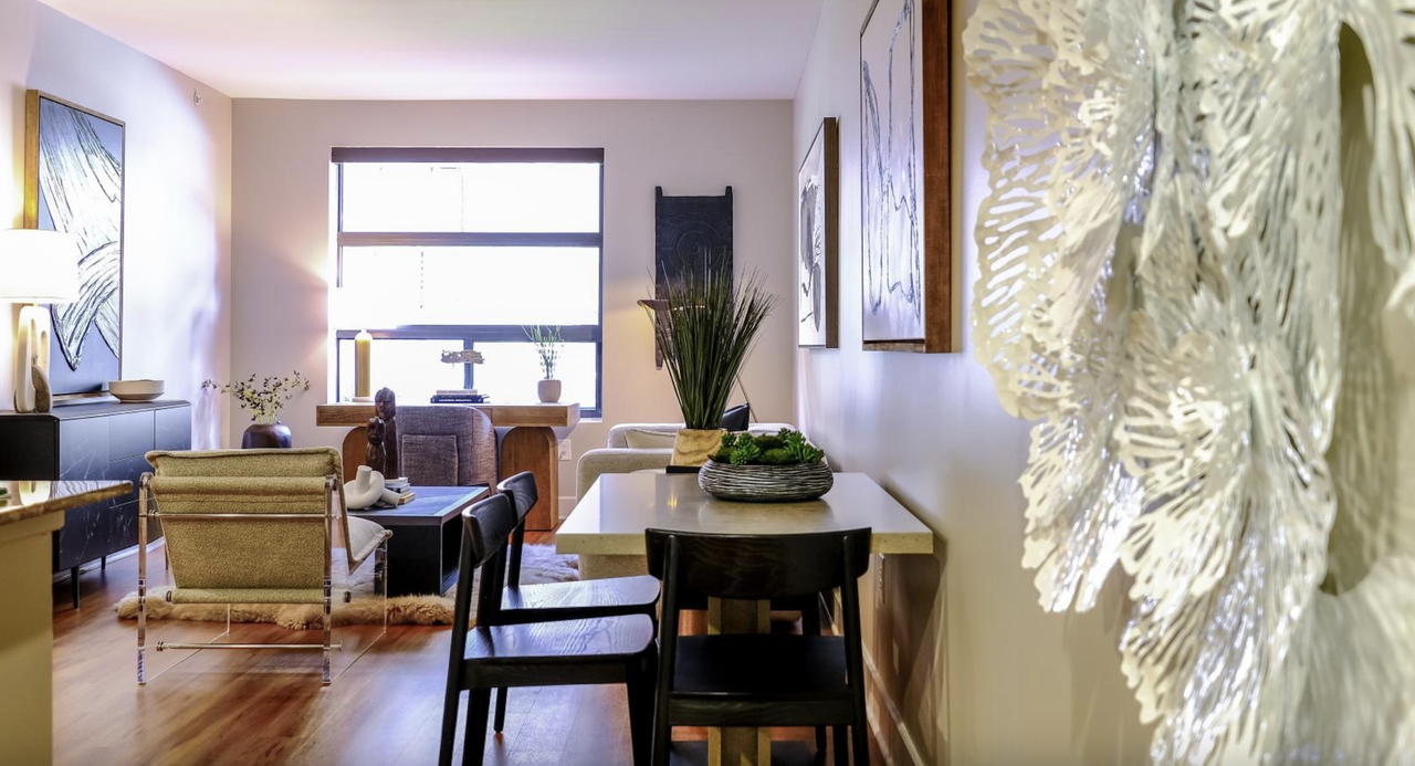 1405 East Riverside Drive - Photo 4 of 17
