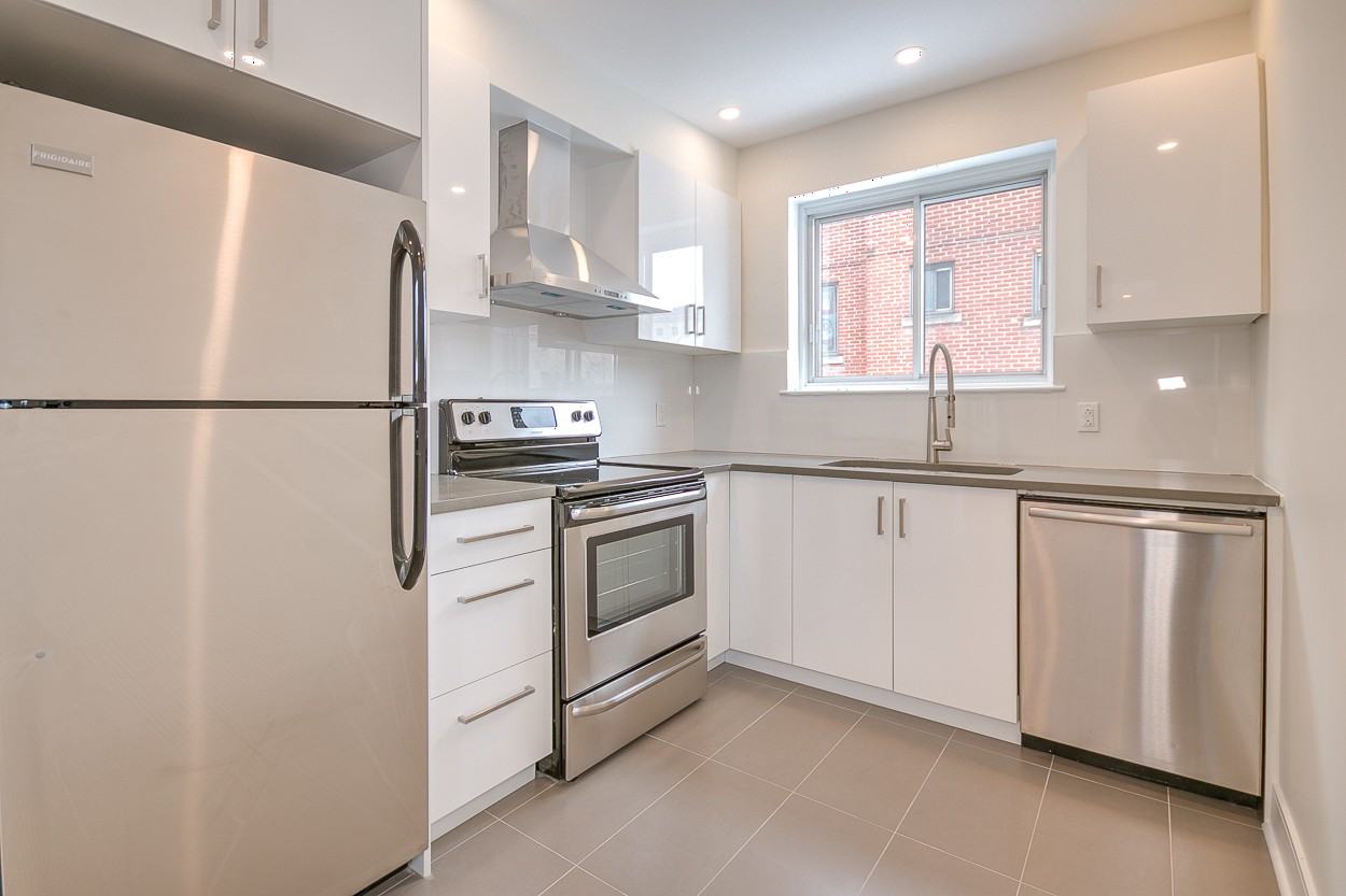 2120 Av Van Horne — photo 2