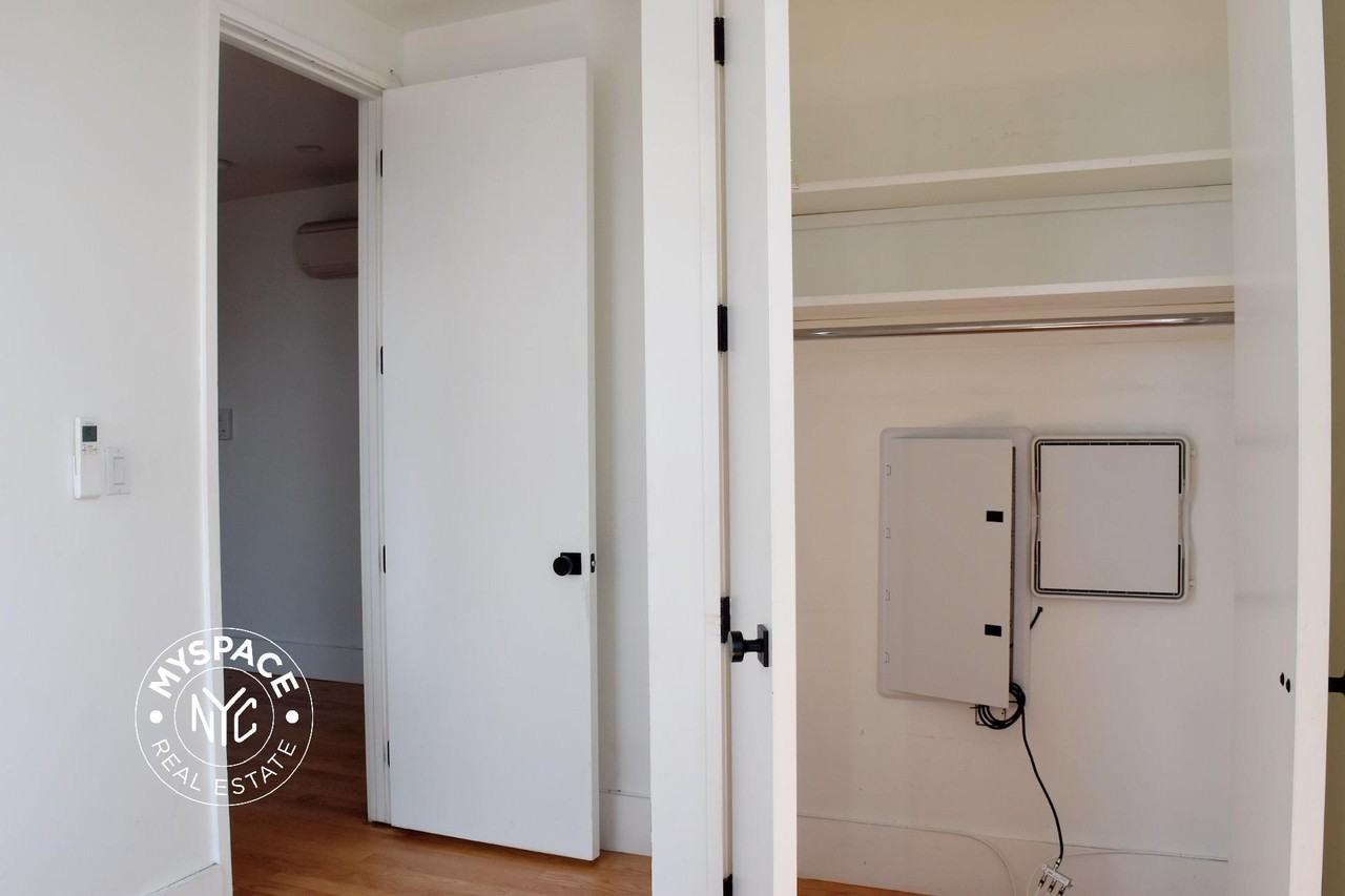 1520 Saint Johns Pl #5 - Photo 7 of 16