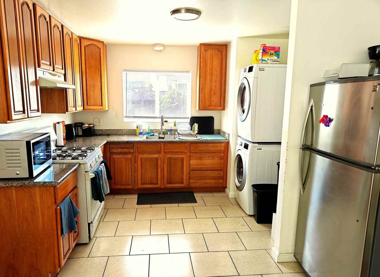 5535 Scoville Street - Photo 4 of 5