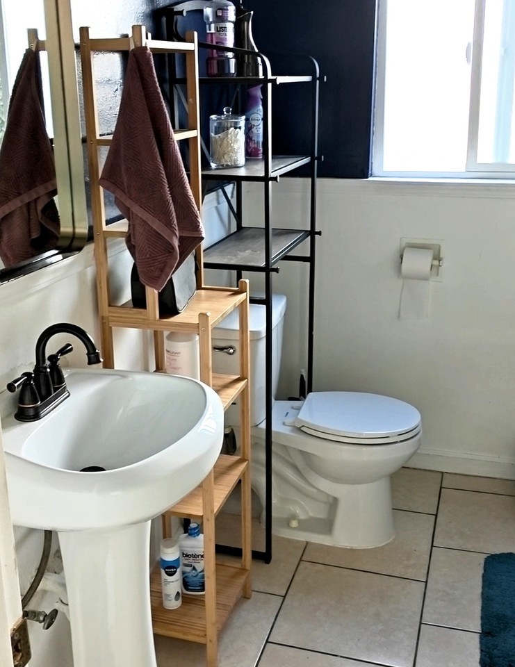 5535 Scoville Street - Photo 5 of 5