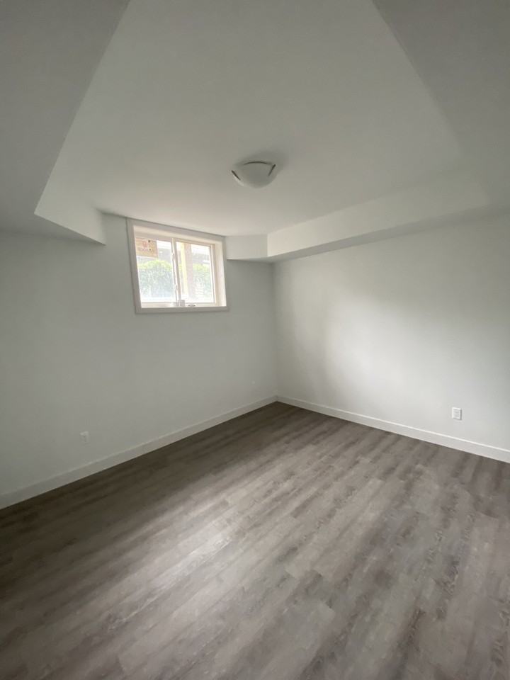 1018 Maitland Ave - Photo 3 of 9