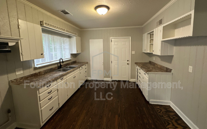 1597 Hutson Rd - Photo 3 of 23