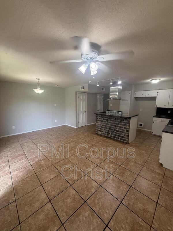 5001 Meandering Ln #A - Photo 5 of 19