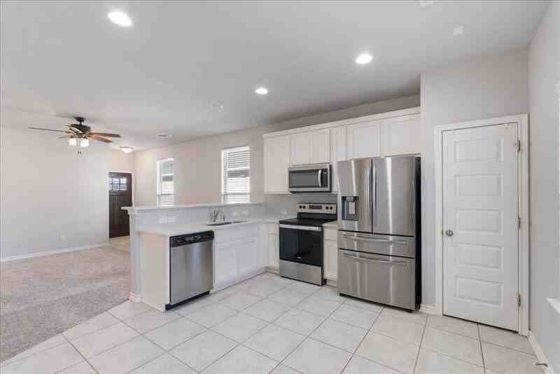 309 Trellis Blvd - Photo 2 of 30