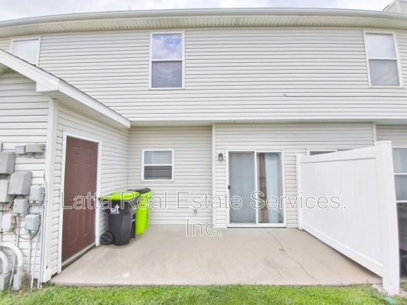 1633 Sw Madison St - Photo 2 of 14