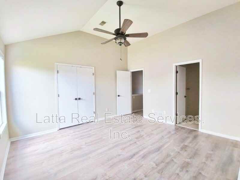 1633 Sw Madison St - Photo 7 of 14