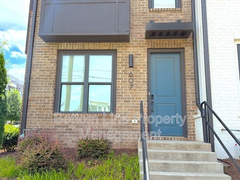 607 W Tremont Ave - Photo 2 of 31
