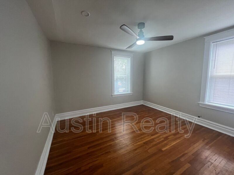 1018 Commodore Dr #A - Photo 7 of 13