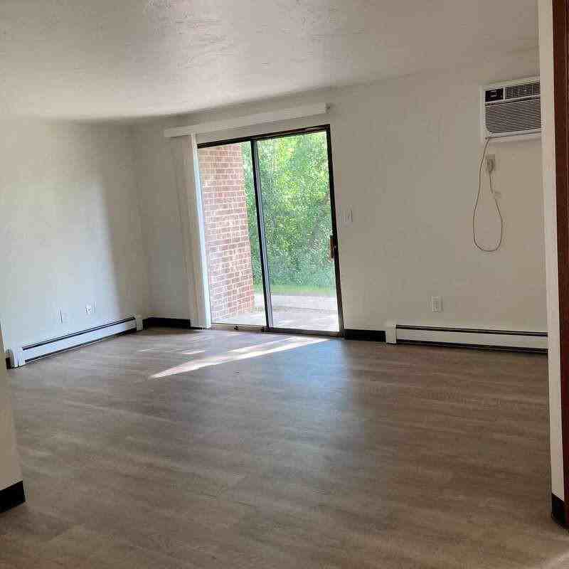 2760 Humboldt Rd - Photo 3 of 9